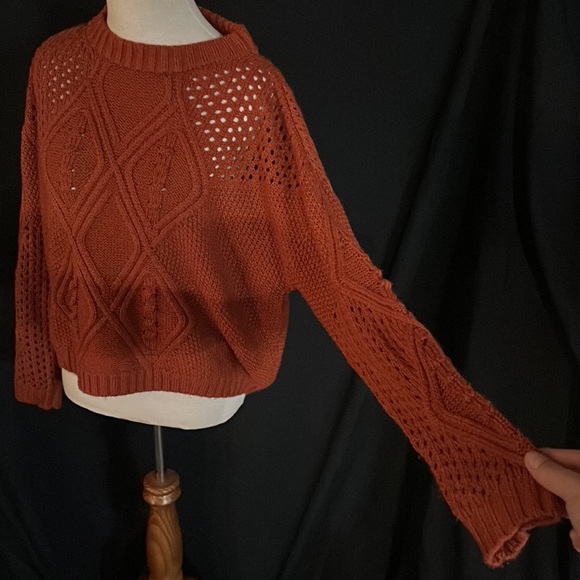 Cute rust color sweater - Picture 3 of 8